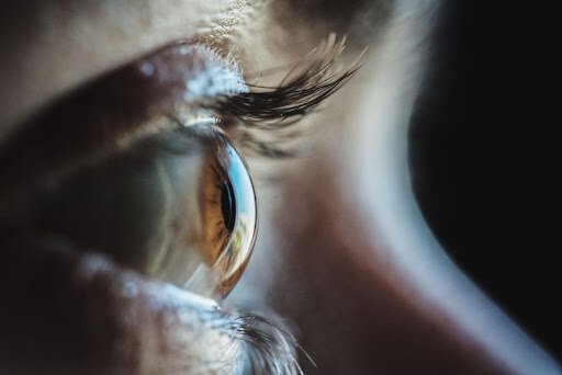 photo en gros plan d'un œil